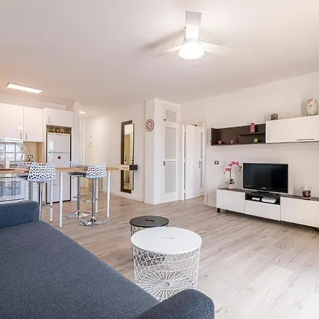 Floor With Ocean View Apartament