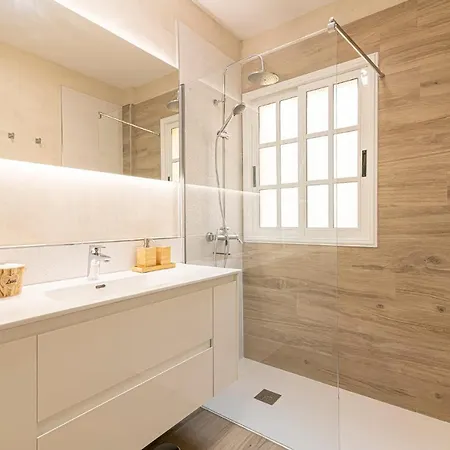 Floor With Ocean View Адехе