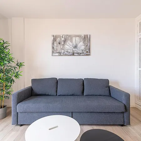 Floor With Ocean View Адехе